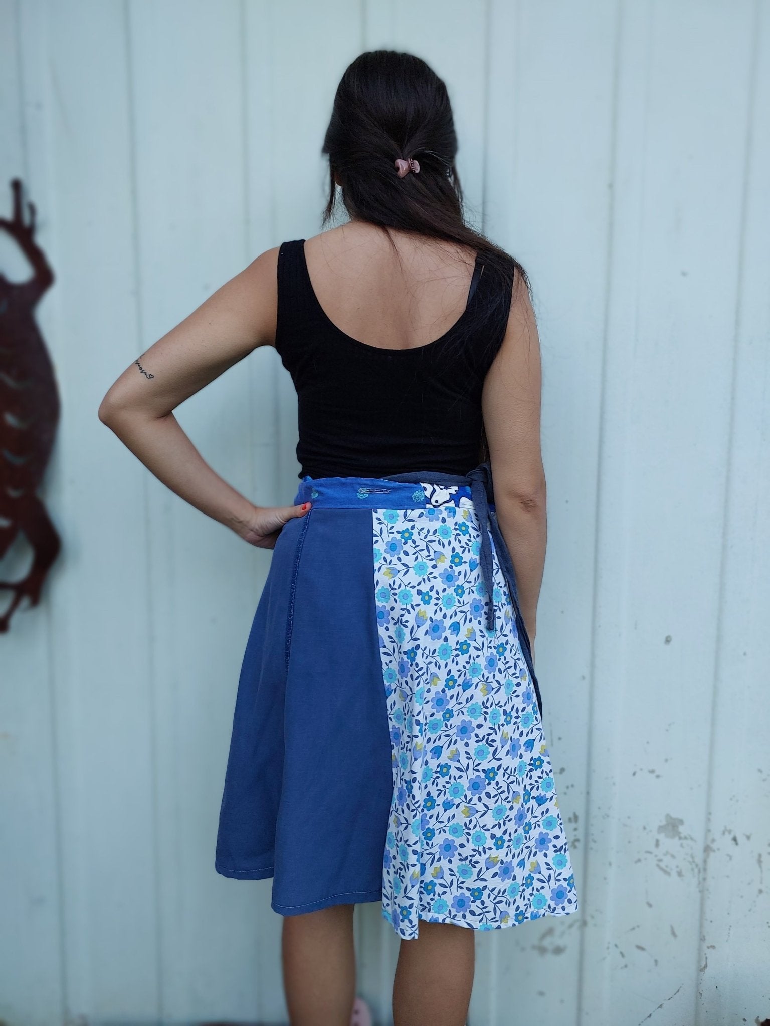 Light blue and white print wrap Skirt - Heke design