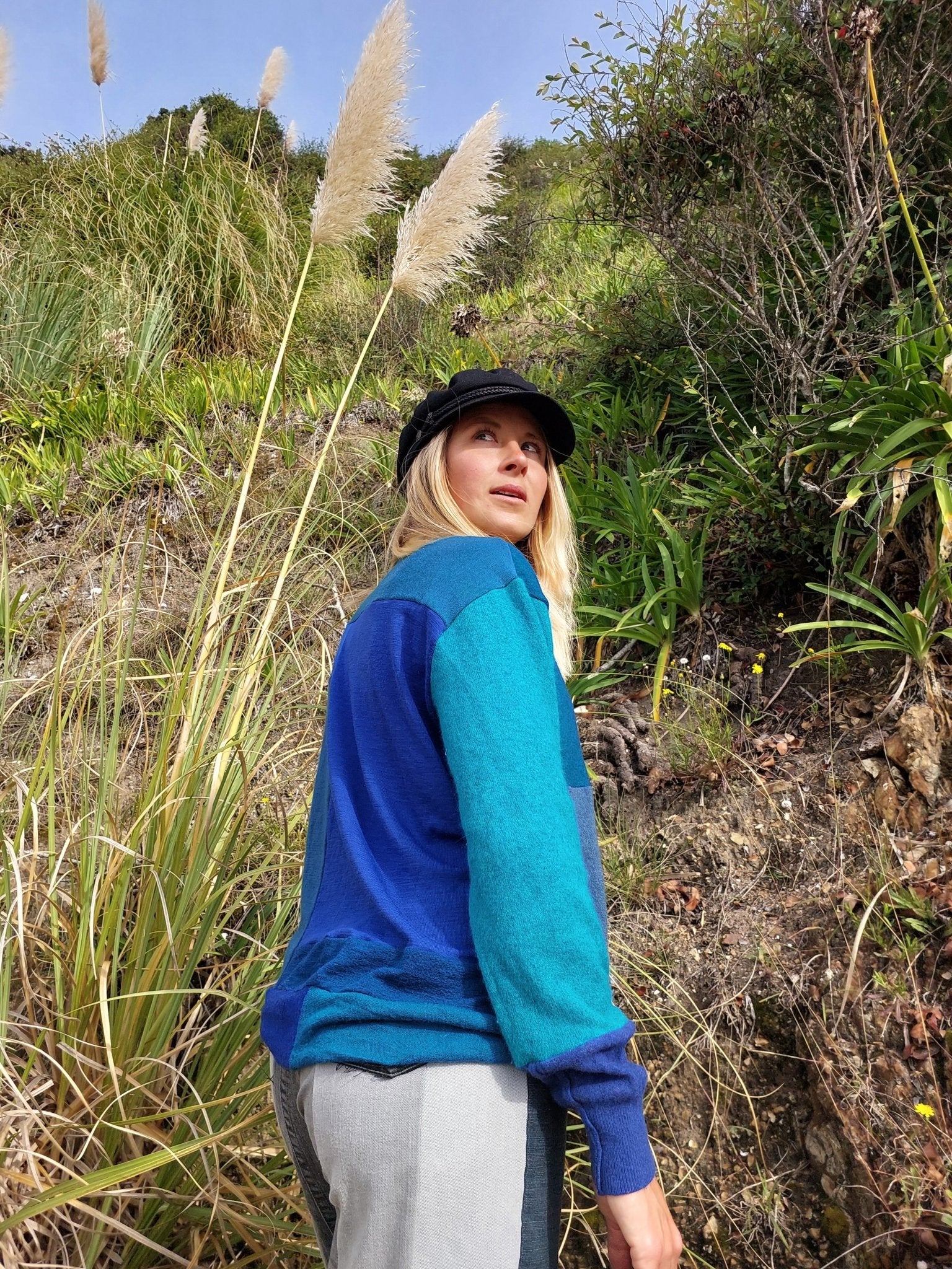 Unisex Merino Sweater Royal bright blue - Heke design